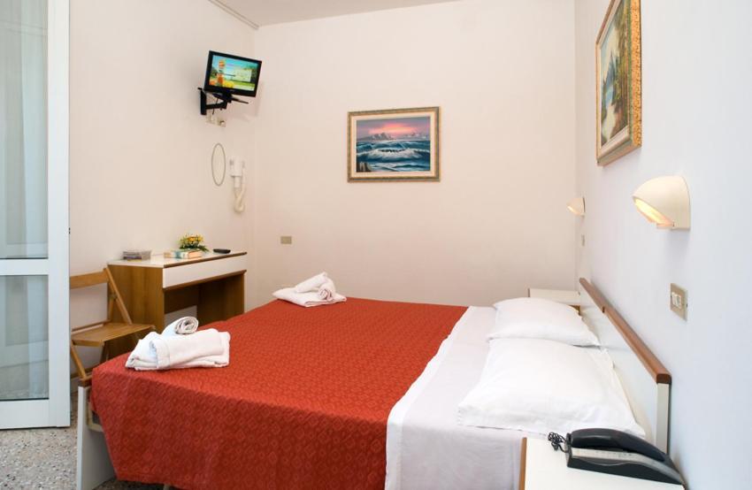 Hotel Ciondolo D'Oro Rimini Buitenkant foto