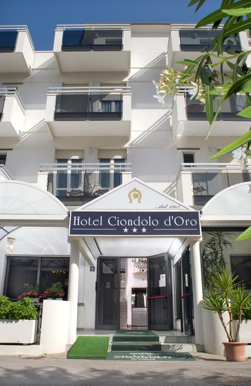 Hotel Ciondolo D'Oro Rimini Buitenkant foto