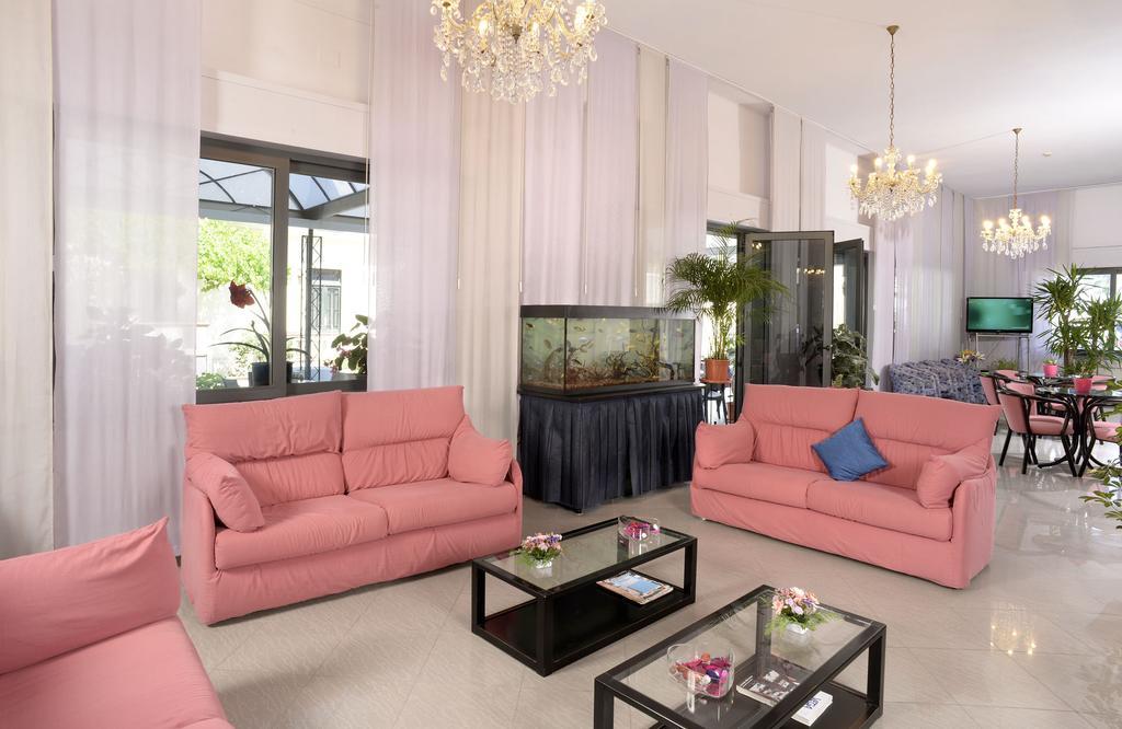 Hotel Ciondolo D'Oro Rimini Buitenkant foto