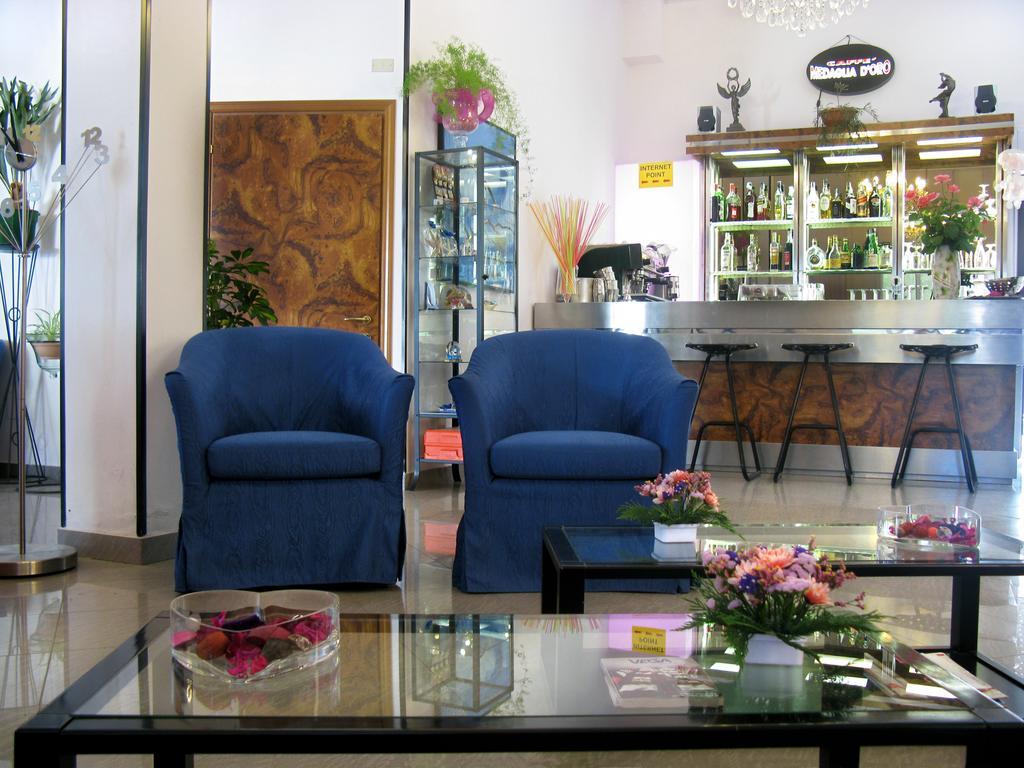 Hotel Ciondolo D'Oro Rimini Buitenkant foto