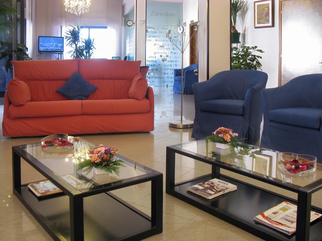 Hotel Ciondolo D'Oro Rimini Buitenkant foto